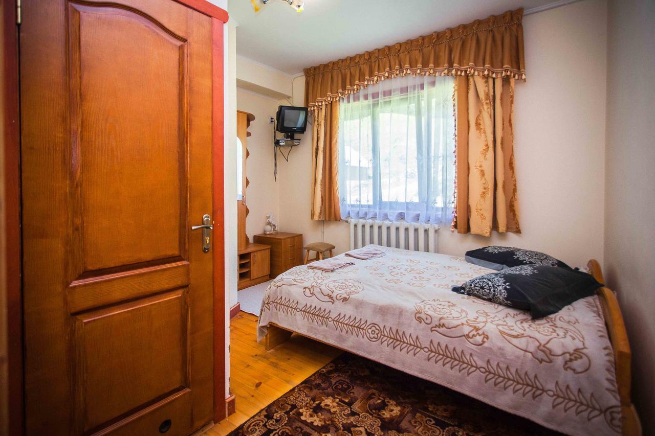 Lisoviy Zatyshok, Z Vidkrutum Litnim Baseynom Hotel Slavske Eksteriør billede